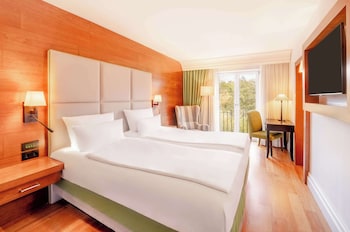 Executive Room, 2 Twin Beds, Lake View