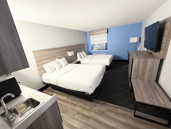 Suite, 2 Queen Beds, Non Smoking, Kitchenette