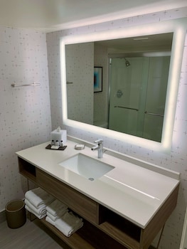 Deluxe Room, 1 King Bed (Deluxe King)