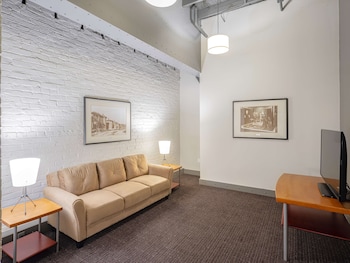 Suite, 1 King Bed (One Bedroom Loft Suite King)