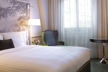 Deluxe Room, 1 Queen Bed