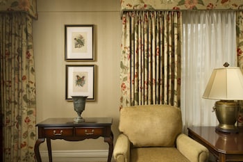 Deluxe Room, 1 Queen Bed