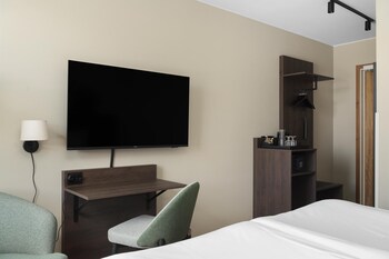 Classic Room, 1 King Bed, Non Smoking