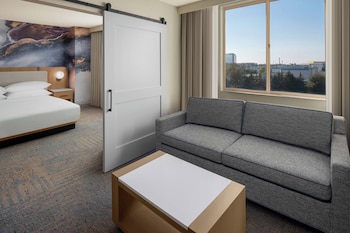 Executive Suite, 1 Bedroom, Tower (Mobility Accessible, Tub)