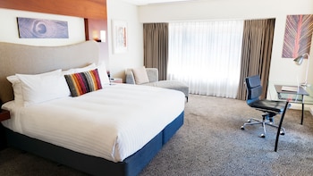 Standard Room, 1 King Bed, City View