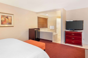 Suite, 1 King Bed, Non Smoking, Jetted Tub