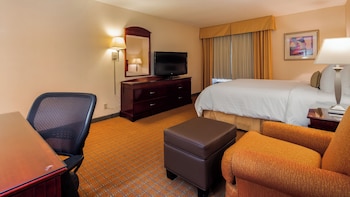 Standard Room, 1 King Bed, Non Smoking, Refrigerator & Microwave