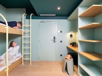 Family Room, Multiple Beds