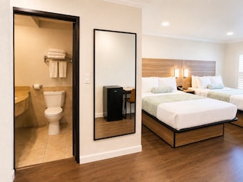 Deluxe Suite, 2 Bedrooms, 2 Bathrooms