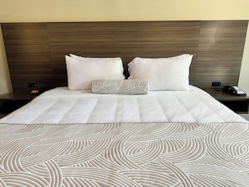 Signature Room, 1 King Bed, Non Smoking