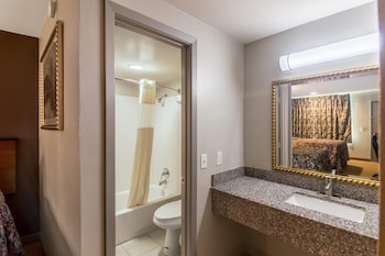 Room, 2 Double Beds, Smoking (Pet Friendly)