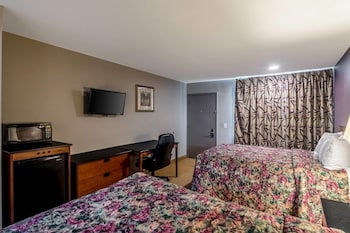 Room, 2 Double Beds, Smoking (Pet Friendly)