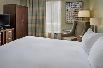 One Queen Bed