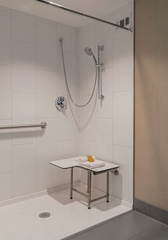 Room, 2 Double Beds, Accessible (Mobility & Hearing, Roll-In Shower)