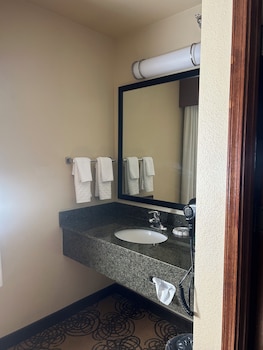 Suite, 2 Queen Beds, Non Smoking, Kitchen (with Sofabed)