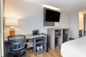 Standard Room, 1 King Bed, Non Smoking