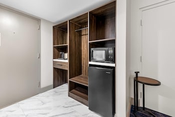 Deluxe Room, 2 Queen Beds, Non Smoking