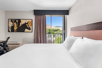 Suite, 2 Queen Beds, Non Smoking