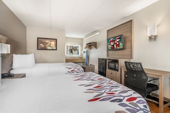 Deluxe Room, 2 Double Beds (Smoke Free)