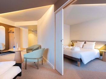 Suite, 1 Queen Bed with Sofa bed