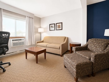 Suite, 1 King Bed with Sofa bed, Non Smoking