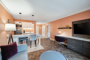 Suite, 2 Queen Beds, Non Smoking, Kitchenette (Sofabed is a double bed)