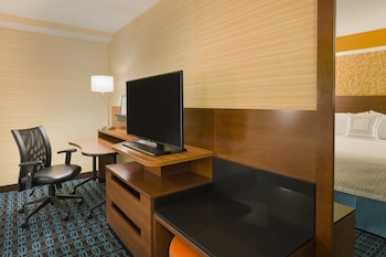 Studio, 1 King Bed with Sofa bed (Mobility Accessible, Tub)