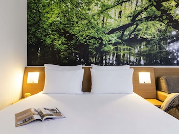 Standard Room, 1 Queen Bed