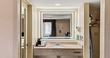 Standard Room, 2 Queen Beds, Non Smoking, Refrigerator & Microwave