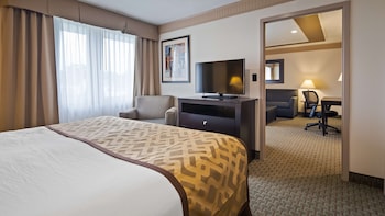 Suite, 1 King Bed, Non Smoking, Refrigerator & Microwave (Shower Only)