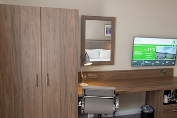 Standard Room, 1 King Bed