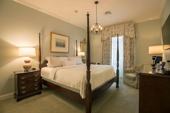 Superior Room, 1 King Bed, Balcony