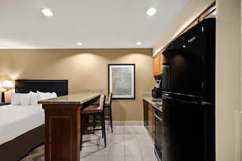 Standard Room, 2 Queen Beds, Non Smoking, Kitchen (Oversized Room, Full Kitchen)