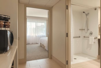 Suite, 1 King Bed, Accessible, Non Smoking (Roll In Shower)