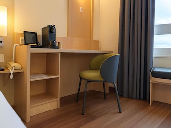 Comfort Room, 1 Double Bed, Courtyard View