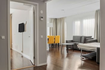 Junior Suite, 2 Twin Beds, Non Smoking (with Sofabed)