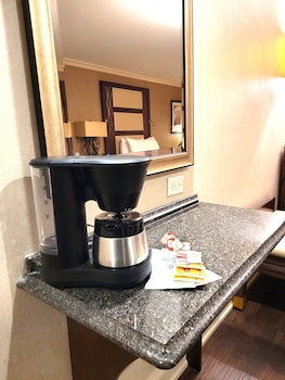 Standard Room, 1 King Bed, Accessible, Non Smoking