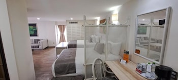 Suite, 2 Double Beds, City View (Master Suite)