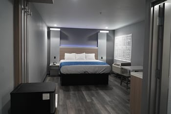 Room, 1 King Bed, Non Smoking