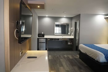 Deluxe Room, 1 King Bed, Non Smoking