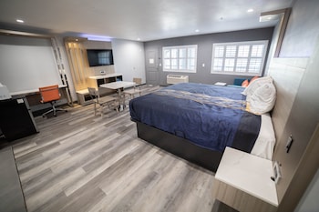Suite, 1 King Bed
