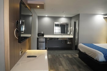 Deluxe Room, 1 King Bed with Sofa bed, Non Smoking