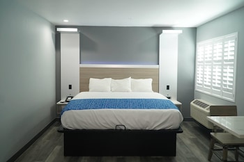 Room, 1 King Bed, Accessible, Non Smoking