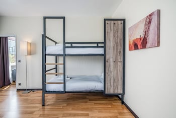 Family Room (2 Adults + 2 Children)