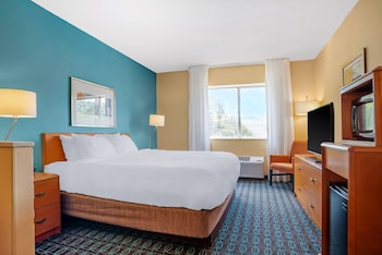 Suite, 1 King Bed, Non Smoking