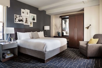 One Bedroom Suite Queen Bed Deluxe