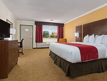 Room, 1 King Bed, Non Smoking, City View
