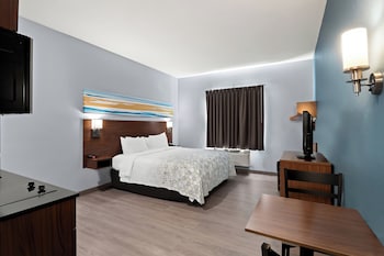 Studio, 1 King Bed, Non Smoking