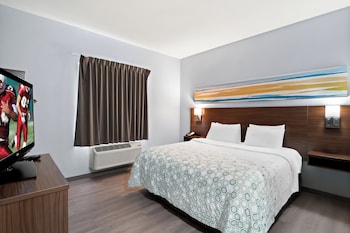 Studio, 1 King Bed, Non Smoking (2 Rooms)