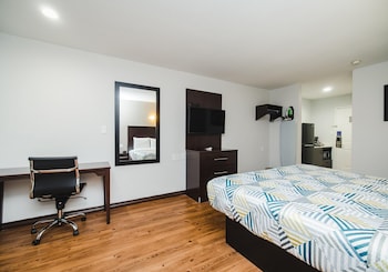Standard Room, 1 King Bed, Non Smoking, Refrigerator & Microwave